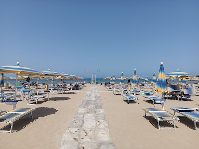 Lido Cristalda Beach
