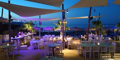 Almira Beach Bar and Restaurant