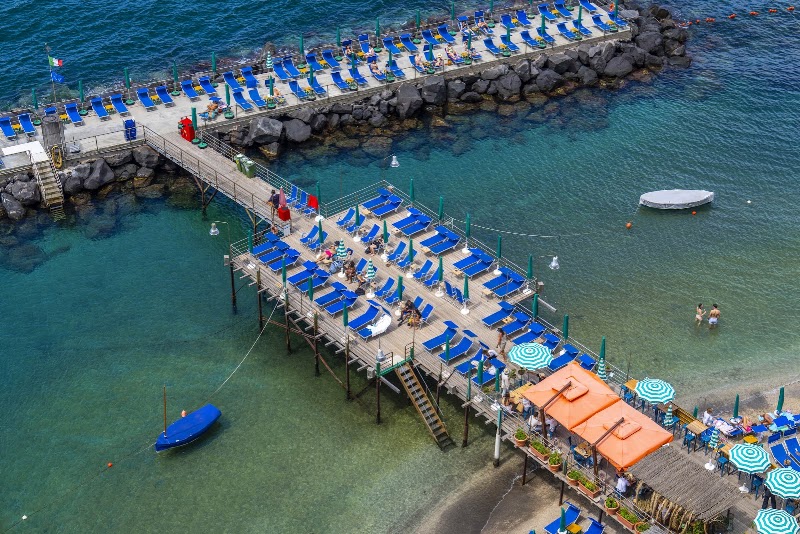 Leonelli's Beach